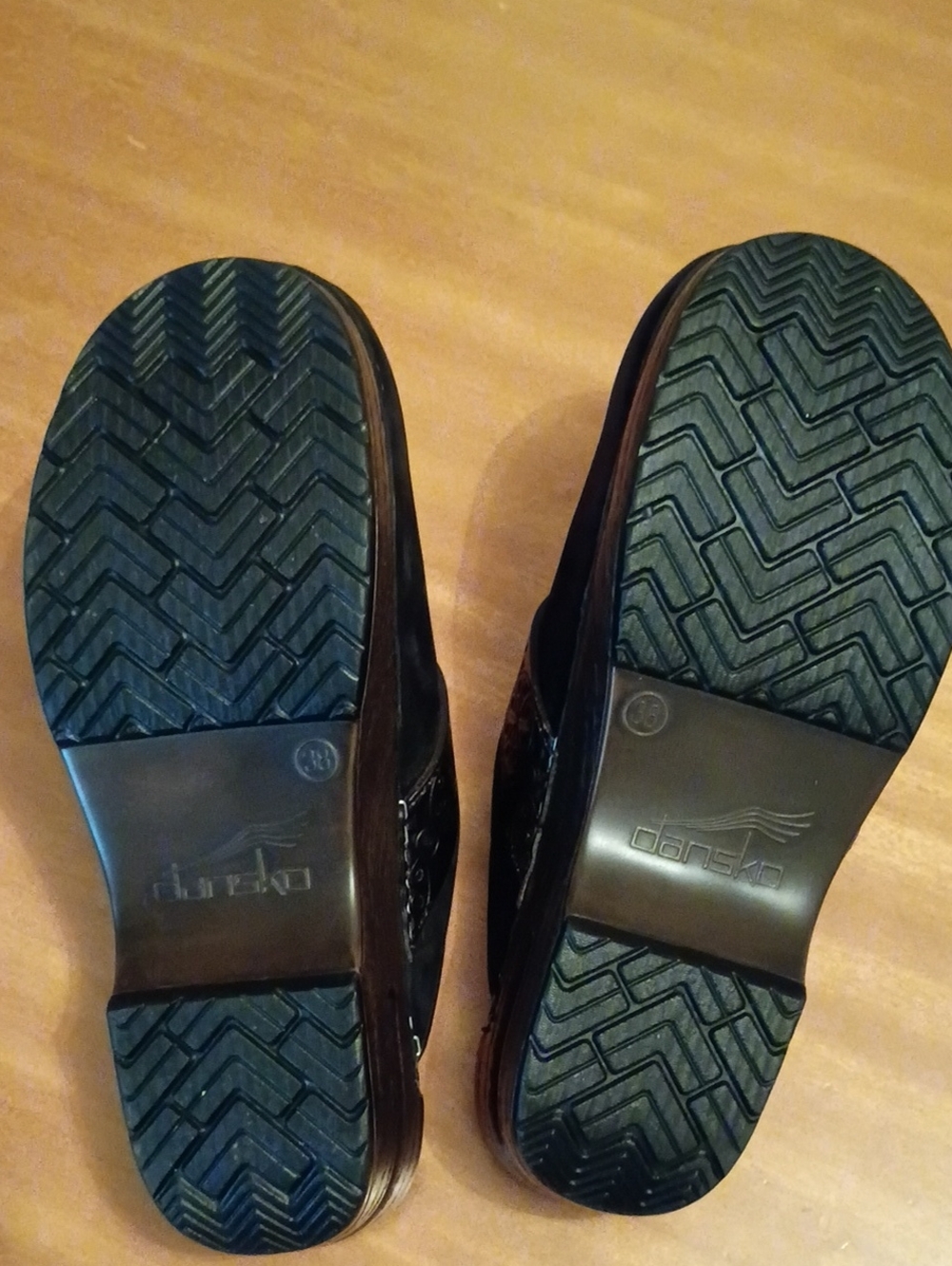 Dansko Sonja Open-back Leather Clogs 38 - Picture 14 of 15